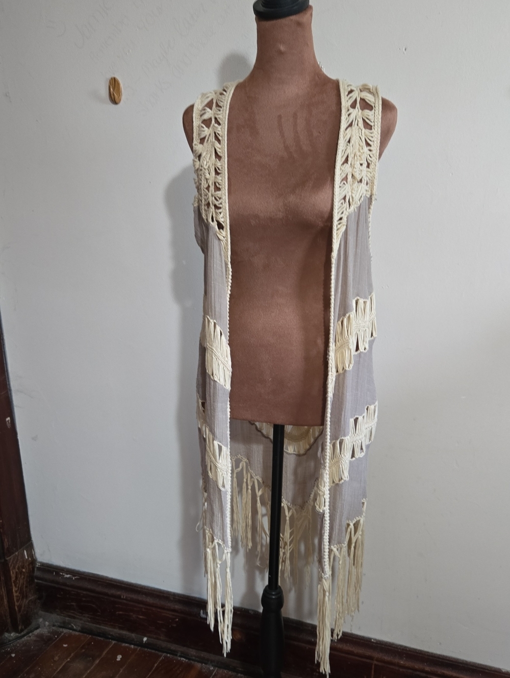 T98 Umgee Boho Duster Vest Crochet Fringe Tassels Kimono Layering Cowgirl